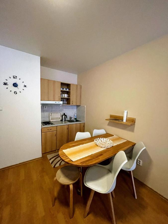 Apartman & Studio Tyrkys Spiezovec โดโนวาลี ภายนอก รูปภาพ