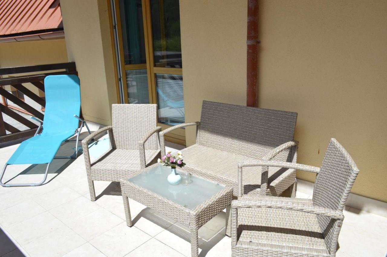 Apartman & Studio Tyrkys Spiezovec โดโนวาลี ภายนอก รูปภาพ