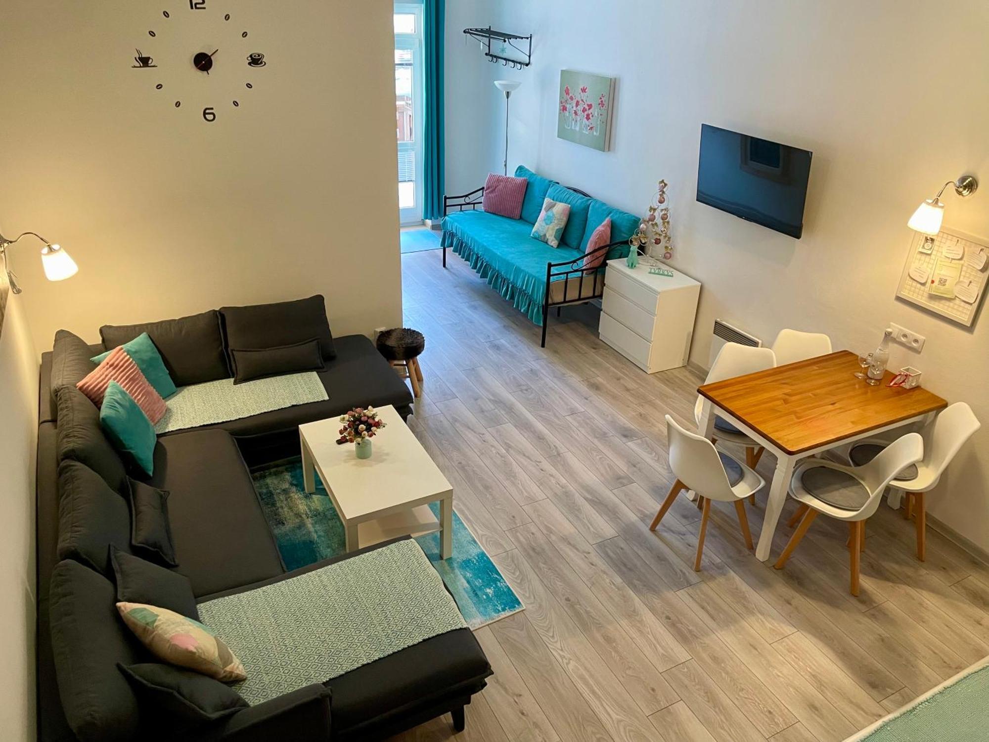 Apartman & Studio Tyrkys Spiezovec โดโนวาลี ภายนอก รูปภาพ